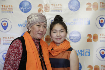 17-летняя Айтурган Джолдошбекова из Кыргызстана участвует в движении по прекращению насилия против женщин.