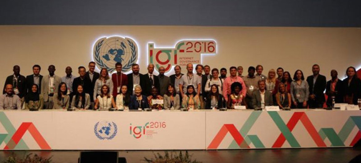 Участники XI Форума по вопросам управления Интернетом