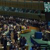 الجمعية العامة تكرم الأمين العام بان كي مون بحفاوة بالغة. المصدر: الأمم المتحدة / إسكندر ديبيبى