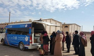 世卫组织提供的六个流动诊所之一，为叙利亚阿勒颇逃离暴力的人提供医疗服务。