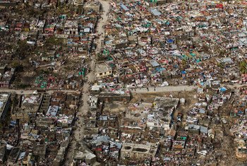 Vista aérea tras el paso del huracán Matthew en Haití. Foto: ONU/Logan Abassi.