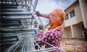 Migrant workers, like these in northern Thailand, often work in high-risk sectors, such as construction. The ILO works to strengthen national occupational safety and health systems to improve protection of migrant workers.