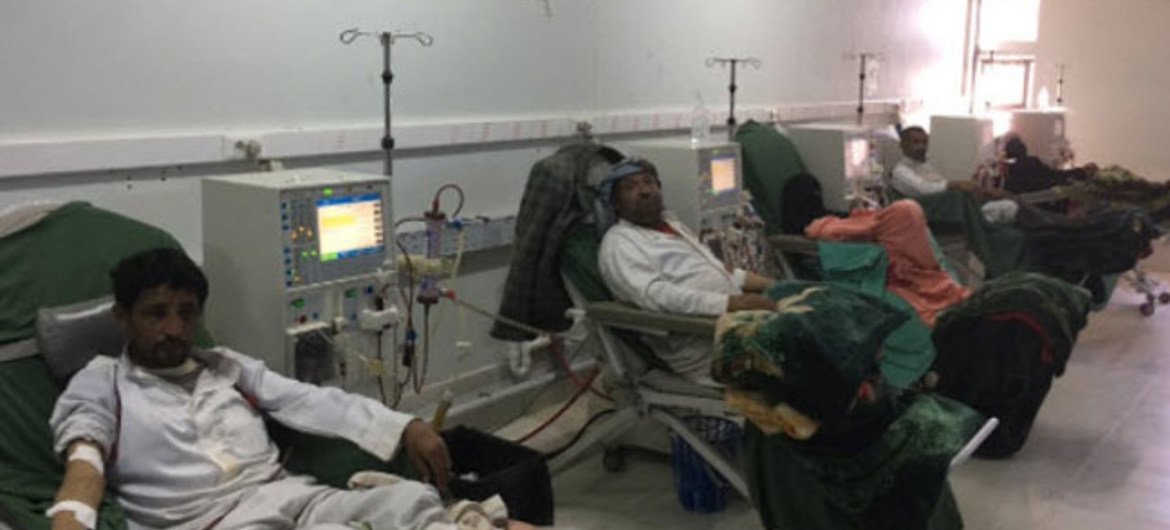 مرضى غسيل الكلى في مستشفى ذمار العام في اليمن. المصدر: مكتب تنسيق الشؤون الإنسانية اليمن