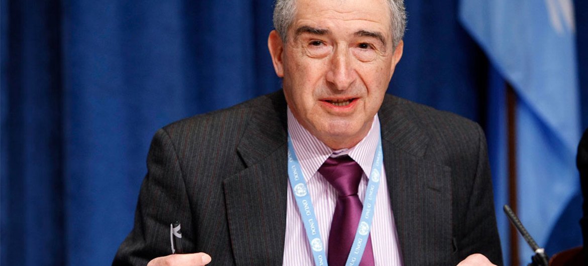Sir Nigel Rodley, then Vice-Chair of the UN Human Rights Committee briefing the press at the UN Headquarters in New York. March 2010.