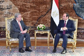 Secretary-General António Guterres (left) meets with President Abdel Fattah el-Sisi of Egypt in Cairo.