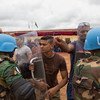 Des Casques bleus bangladais servant au sein de la Mission multidimensionnelle intégrée des Nations Unies pour la stabilisation en République centrafricaine (MINUSCA) .