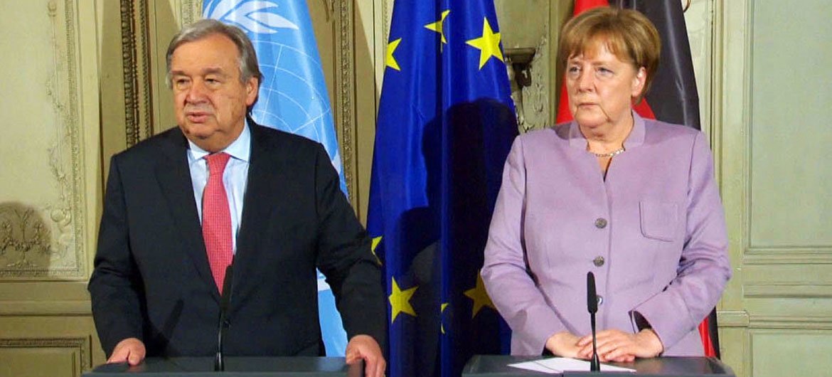 Guterres y Angela Merkel en una conferencia de prensa en Alemania. Foto: captura de pantalla.
