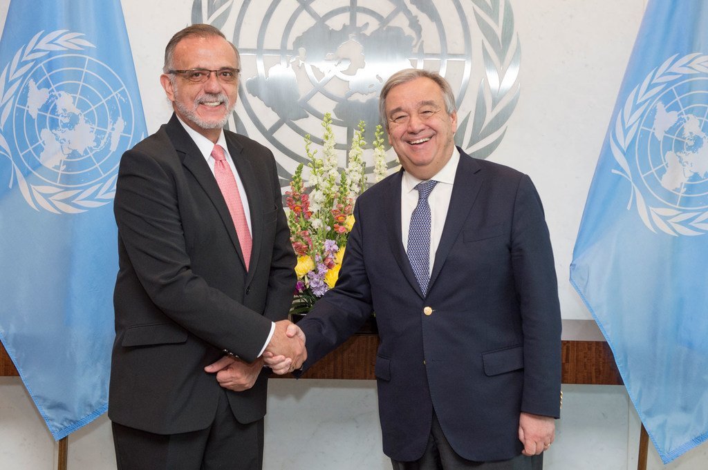联合国秘书长古特雷斯在纽约联合国总部与消除危地马拉有罪不罚现象国际委员会专员伊万 •贝拉斯克斯举行会晤。