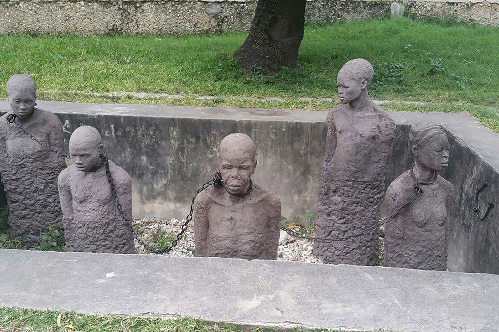 Monumento en recuerdo de las víctimas de la esclavitud en Stone Town, en Zanzíbar.