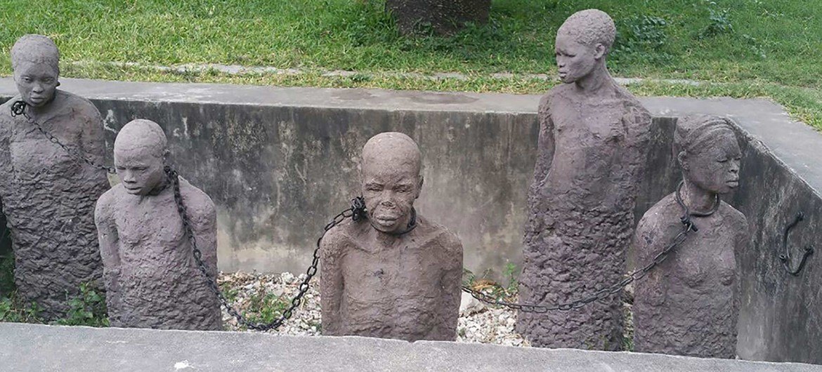 Monumento en recuerdo de las víctimas de la esclavitud en Stone Town, en Zanzíbar.