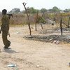 南苏丹皮博尔镇的一名武装人员。皮博尔已经发生暴力冲突，导致流离失所以及对民生和财产的破坏。
