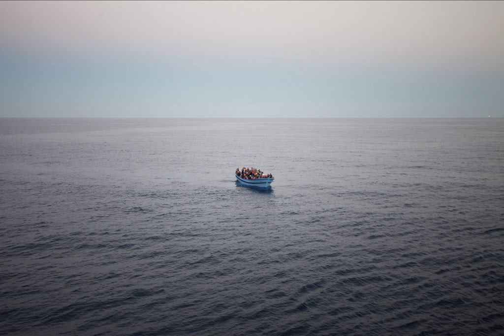 Un bateau surchargé de réfugiés et de migrants qui tentent d'atteindre l'Europe en traversant la mer Méditerranée (archives). Photo HCR/Alfredo D'Amato