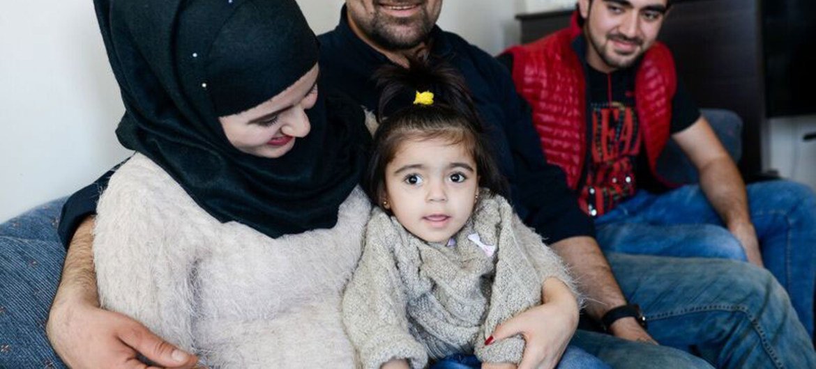 La familia Mahmut, de Siria, comenzó una nueva vida en Otawa en 2016, tras huir de la violencia en su país. Foto de archivo: ACNUR/James Park