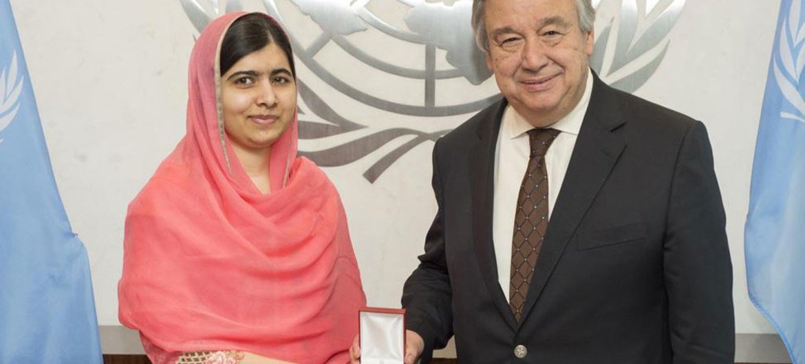 В штаб-квартире ООН в Нью-Йорке Генеральный секретарь Антониу Гутерриш объявил Малалу Юсуфзай новым Посланцем мира ООН