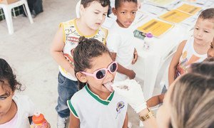 巴西在学校中进行麻风病、沙眼和血吸虫病的排查工作。