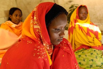 De acordo com o Fundo de População das Nações Unidas (UNFPA), a fístula obstétrica é uma das lesões mais graves e trágicas do parto. As três mulheres atendidas aqui estão aguardando para dar entrada para tratamento na Unidade de Fístula do Hospital Zalin…