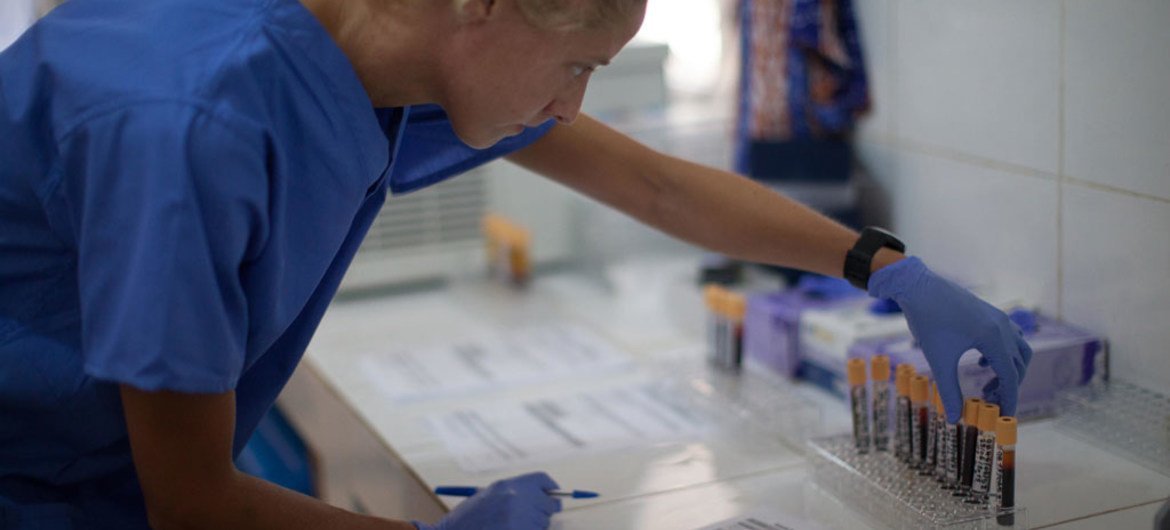 Испытания вакцины от Эболы в Гвинее