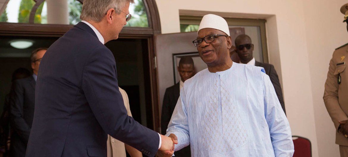 President Ibrahim Boubacar Keïta of Mali (right) greets Under-Secretary-General for Peacekeeping Operations Jean-Pierre Lacroix at the start of his three-day visit.