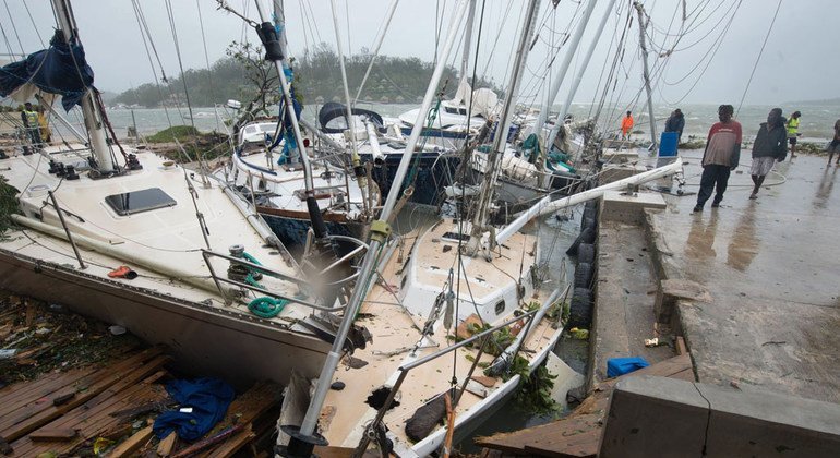 أرشيف: دمار في بورت فيلا عاصمة فانواتو بسبب إعصار مداري
