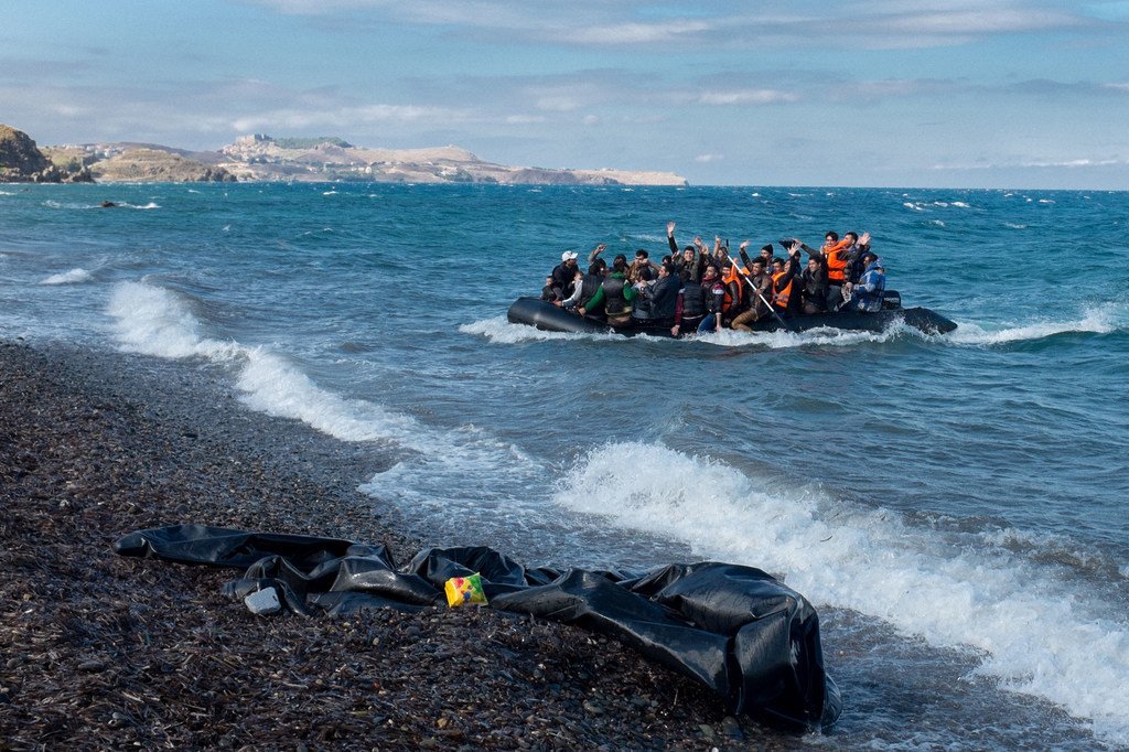 对移民和难民充满危险的地中海。 
