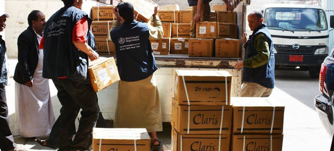 Acheminement de produits et matériels médicaux pour la lutte contre le choléra au Yémen par l'Organisation mondiale de la santé (OMS) en réponse à l'épidémie qui frappe le pays.