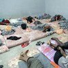 En Libye, des migrants dorment dans une cellule du centre de détention Tariq al-Sikka à Tripoli (archives). 