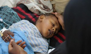 A child with severe diarrhoea or cholera receives treatment at the Sab'een Hospital in Sana'a, Yemen,on 12 May 2017. © UNICEF/UN065873/Alzekri