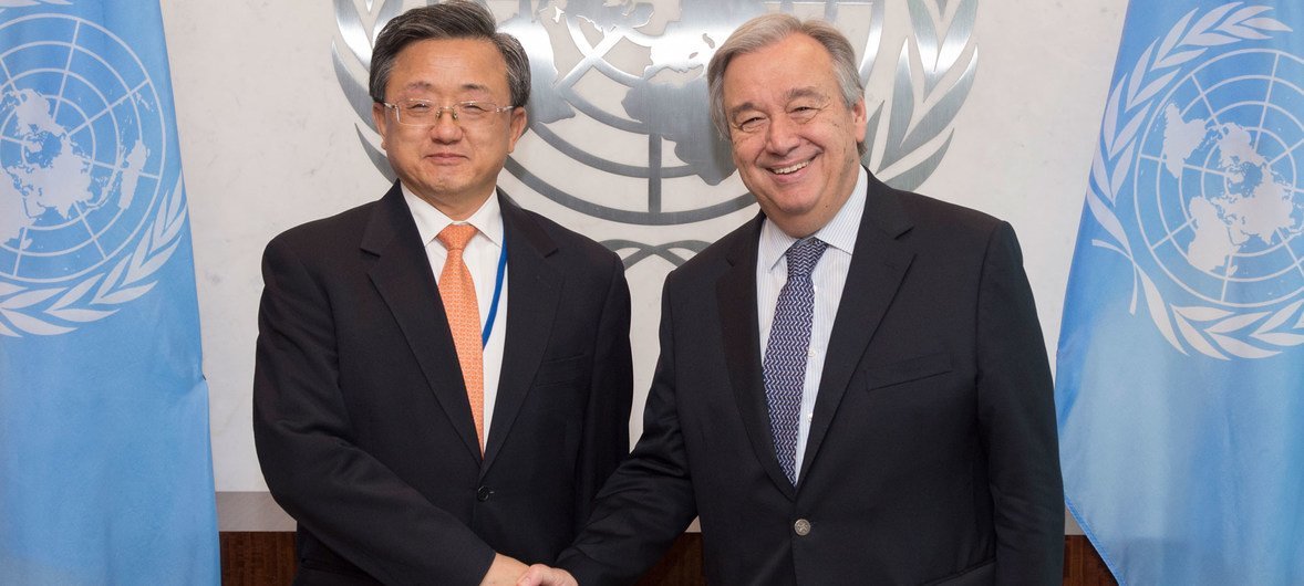 Secretary-General António Guterres (right) meets with Liu Zhenmin, Vice Minister for Foreign Affairs of the People’s Republic of China.