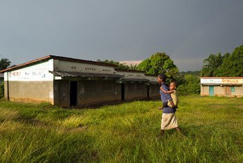 L'école primaire de Tshinyama est l'une des quatre écoles pillées lors d'affrontements entre les rebelles de Kamuina Nsapu et la police en mars 2017 dans la commune de Nganza, dans les Kasaï, en République démocratique du Congo. Photo UNICEF/Dubourthoumie