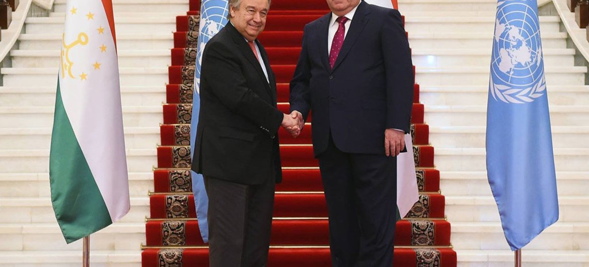 Secretary-General António Guterres (left) meets with President Emomali Rahmon of the Republic of Tajikistan.