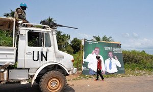 Peacekeepers of the UN Operation in Côte d’Ivoire (UNOCI) provide security as legislative by-elections took place in Grand Laho in 2011.