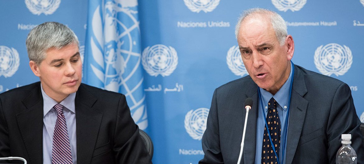 Press briefing by the UN Special Rapporteur on the situation of human rights in the Palestinian territories occupied since 1967,  Michael Lynk (right).