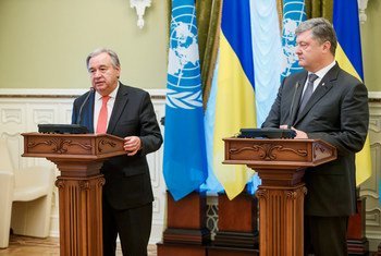 Secretary-General António Guterres (left), alongside Petro Poroshenko, the President of Ukraine, at a press conference in Kyiv, Ukraine.