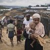 El campo de Kutupalong sigue creciendo a medida que ACNUR construye tiendas para acoger a los cientos de miles de refugiados Rohingyas que han huido de Myanmar. Foto: ACNUR / Paula Bronstein