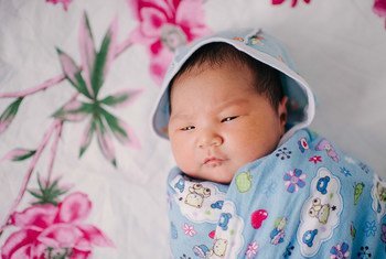Un nouveau-né à Aktau, au Kazakhstan. Photo UNICEF/UN044581/Kim