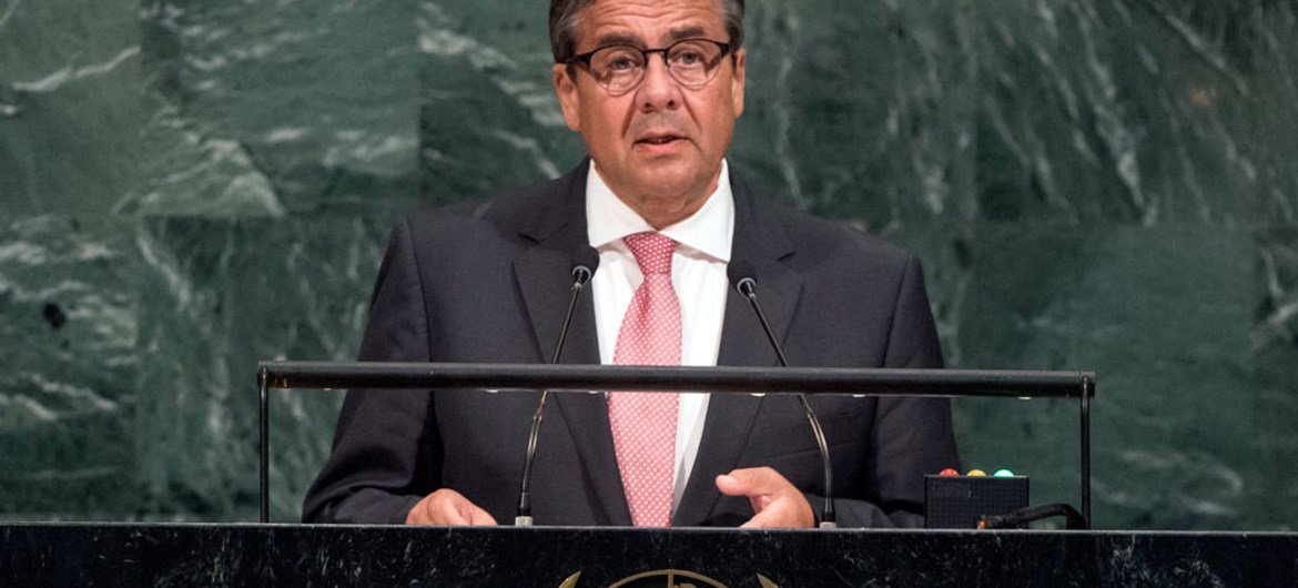Sigmar Gabriel, Vice-Chancellor and Minister for Foreign Affairs of Germany, addresses the general debate of the General Assembly’s seventy-second session.