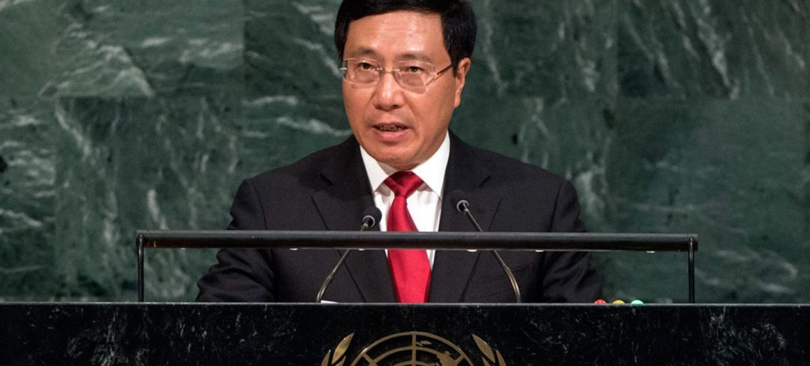 Deputy Prime Minister Pham Bình Minh of the Socialist Republic of Viet Nam addresses the general debate of the General Assembly’s seventy-second session.