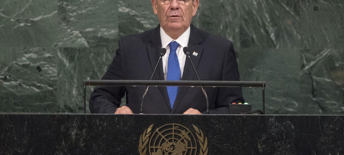 Rodolfo Nin Novoa, Minister for Foreign Affairs of Uruguay, addresses the general debate of the General Assembly’s seventy-second session.