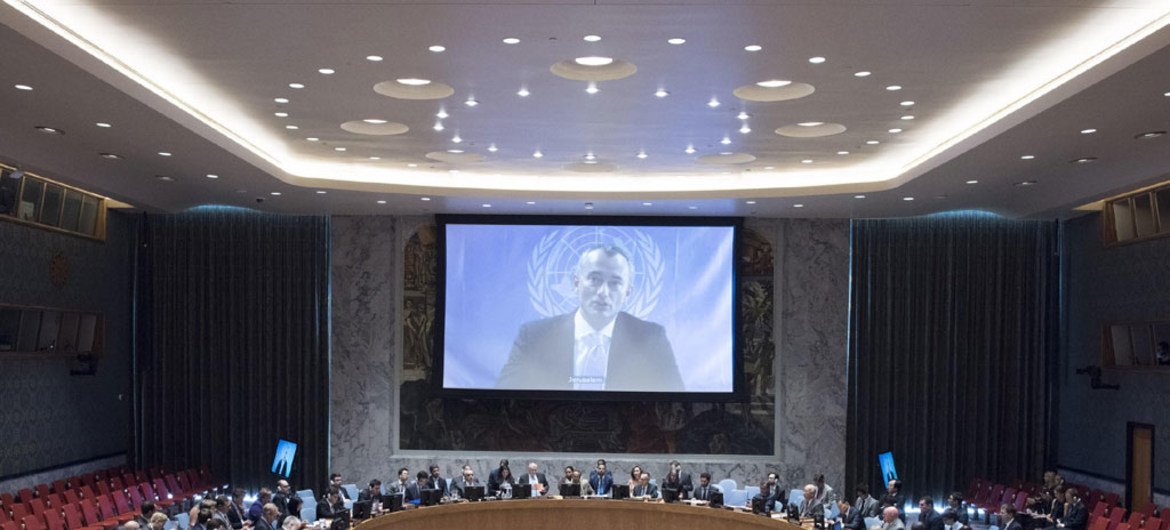 Nickolay Mladenov, le Coordonnateur spécial des Nations Unies pour le processus de paix au Moyen-Orient, informe le Conseil de sécurité en visioconférence depuis Jérusalem.