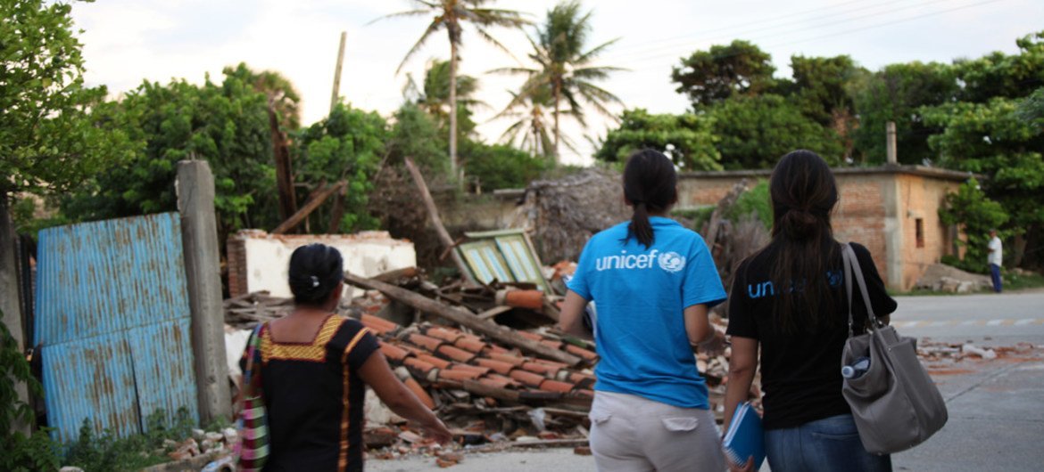 In Oaxaca, Mexico, UNICEF staff make a rapid assessment of the damage in San Pedro Huilotepec caused by the earthquake.