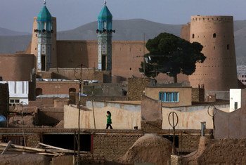 La ciudadela de Herat, en el oeste de Afganistán, data del año 300 AC y fue restaurada por la UNESCO en los años 70. Foto: UNAMA/Fraiddon Poya