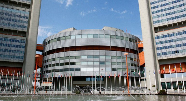 Vista exterior de la sede de las Naciones Unidas en Viena.