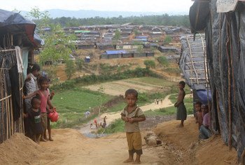 Niños en el campamento espontáneo de Tasnimarkhola en Cox´s Bazar, en Bangladesh.