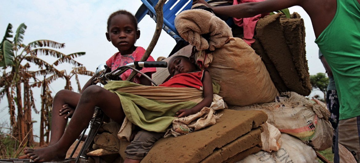 刚果民主共和国开赛地区大量家庭因冲突而逃中开赛省首府卡南加。 人道协调厅图片/Otto Bakano