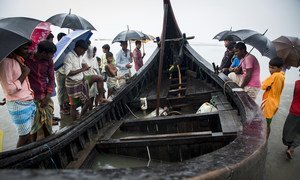 At least 4 Rohingya refugees died when their boat capsized close to shore in southern Bangladesh. Survivors are receiving assistance near Imamerdail area of Ukhia south of Cox’s Bazar.