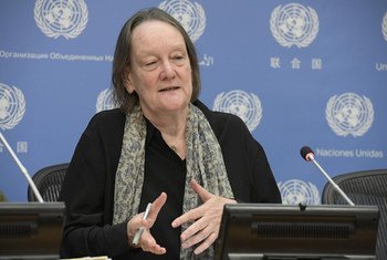 Jane Connors, Défenseure des droits des victimes pour les Nations Unies, lors d'une conférence de presse au siège de l'ONU: