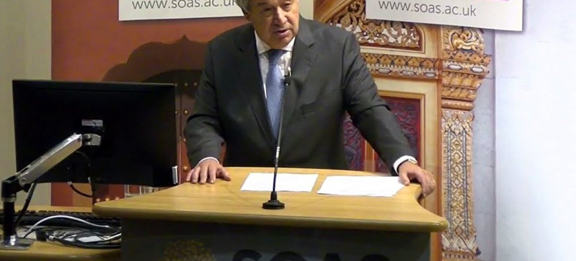 秘书长古特雷斯在伦敦大学发表演讲。