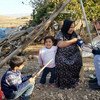 En Iraq, des familles du village de Kani Bardina, dans le gouvernorat de Sulaymaniyah, reçoivent des bilans de santé et une assistance de l'équipe médicale mobile de l'OIM suite au tremblement de terre survenu le soir du 12 novembre.