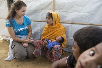 UNHCR Goodwill Ambassador Kristin Davis visits Rohingya refugee children and their families to mark United Nations Universal Children's Day.