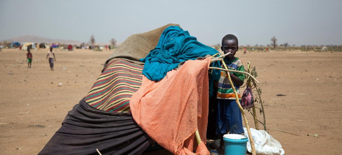 Un enfant dans le camp de déplacés de Kalma, au Darfour (archives).